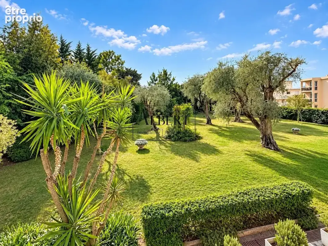 Cannes montfleury – exclu / élégant 3 pièces traversant avec terrasse plein sud, vue sur parc et garage - photo 2