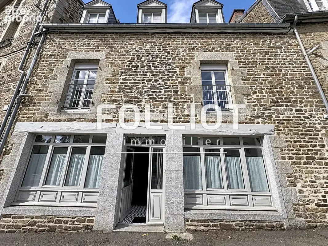Maison à FOUGERES