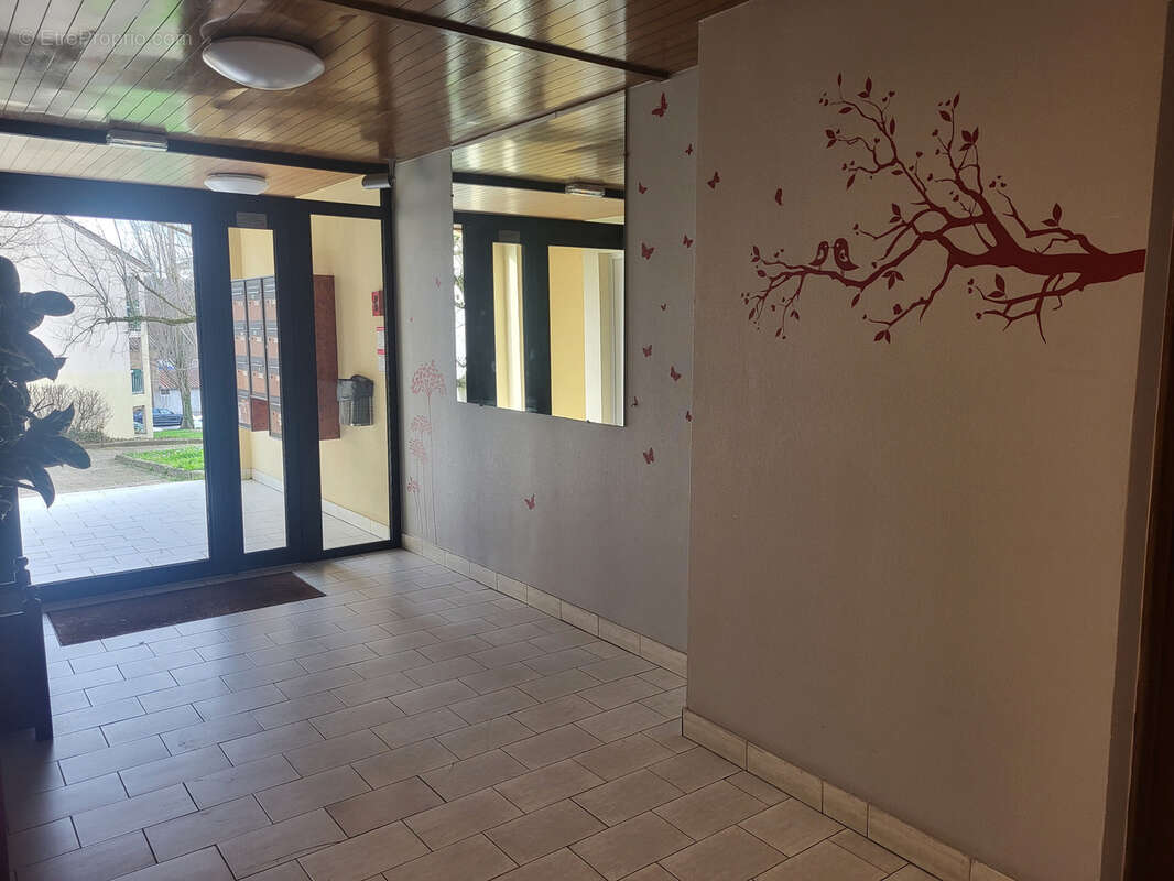 Appartement à NEUVILLE-SUR-SAONE