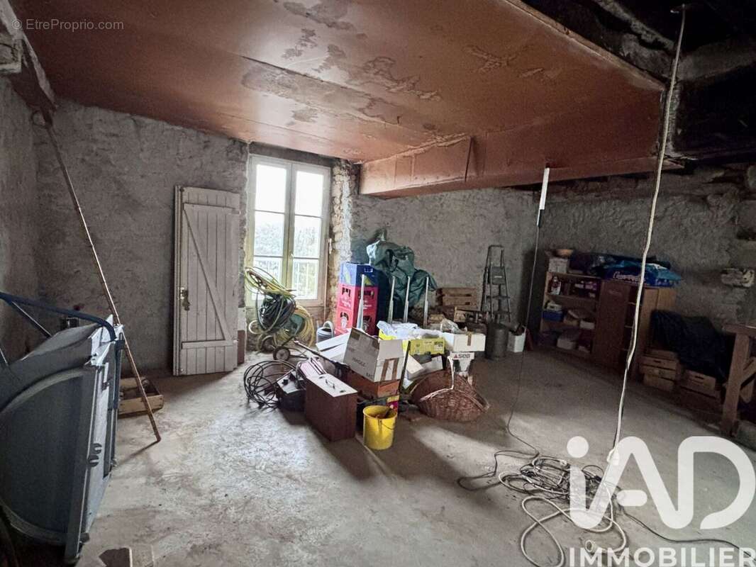 Photo 5 - Maison à AMBRIERES-LES-VALLEES