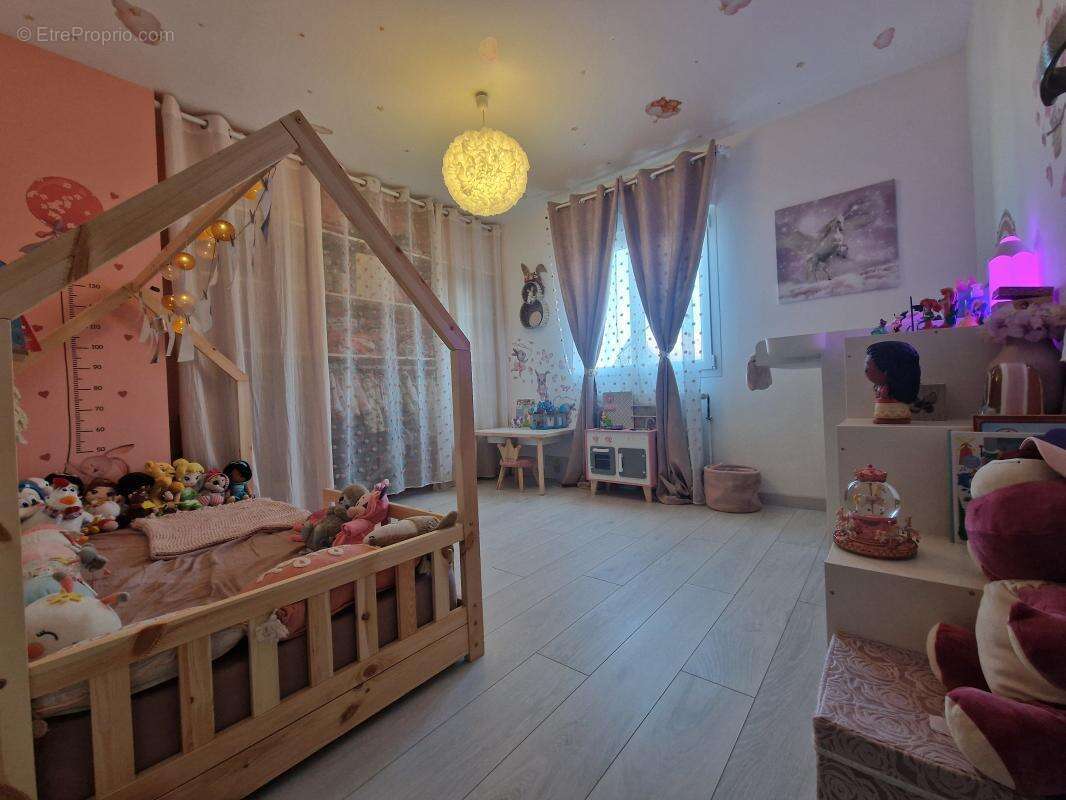 Maison à VAIRES-SUR-MARNE