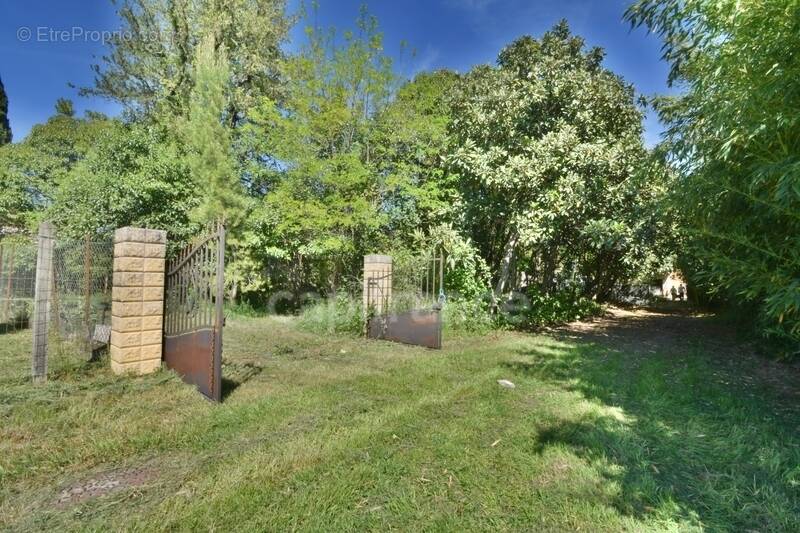 Terrain à SAINT-CHRISTOL-LES-ALES