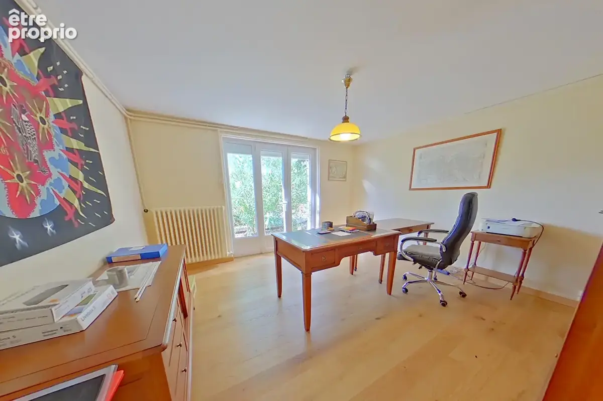CAUSSADE - Maison spacieuse, 5 chambres, les commerces à pied. - photo 9