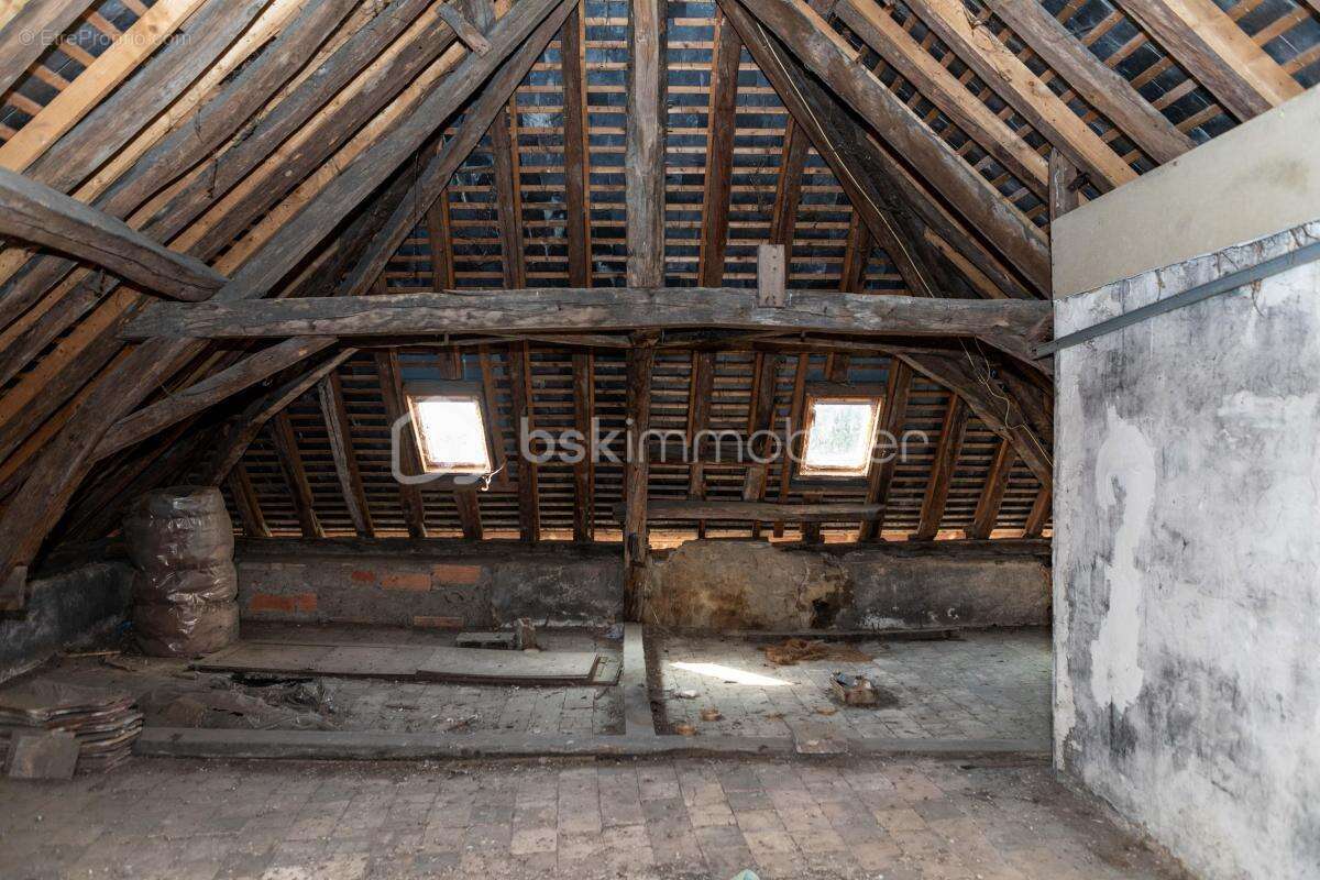 IMMEUBLE / MAISON A RENOVER - possibilité de créer des appartements à louer! - photo 11