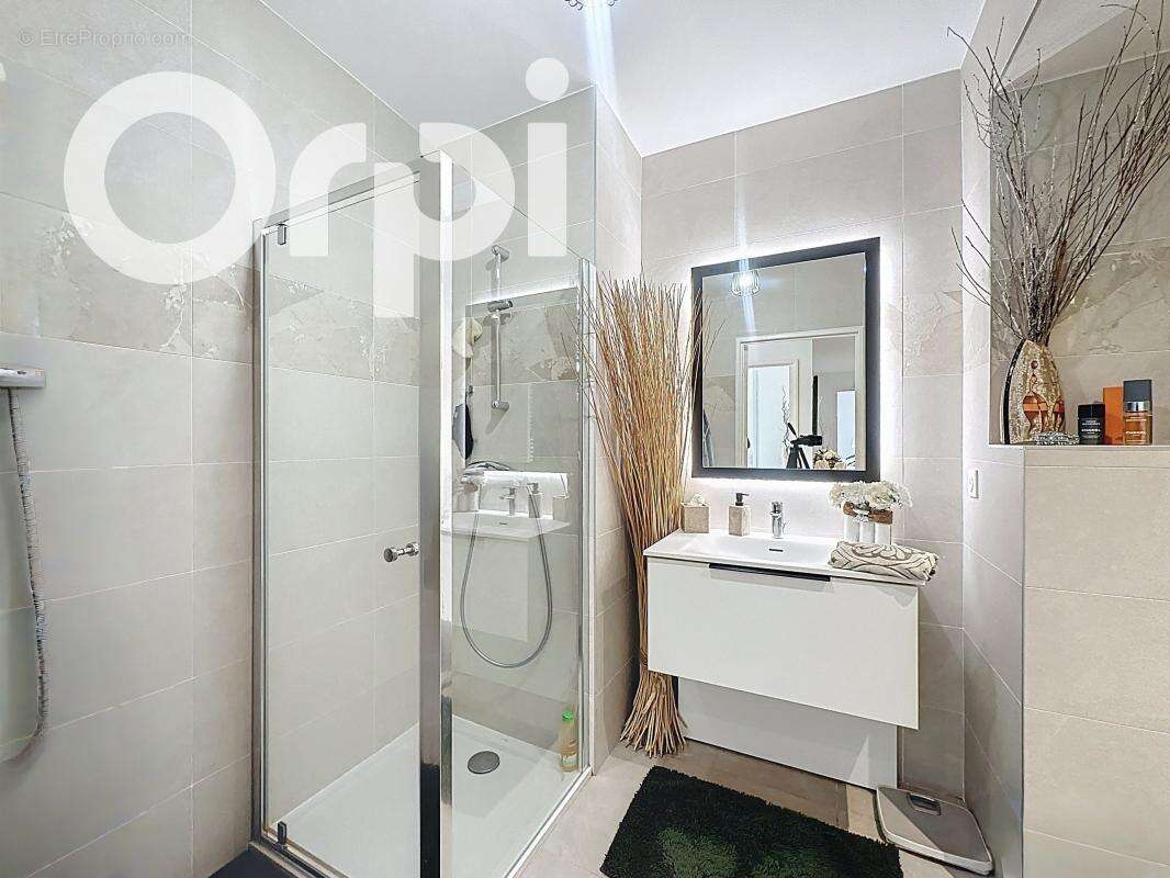 Appartement à VILLENEUVE-LOUBET