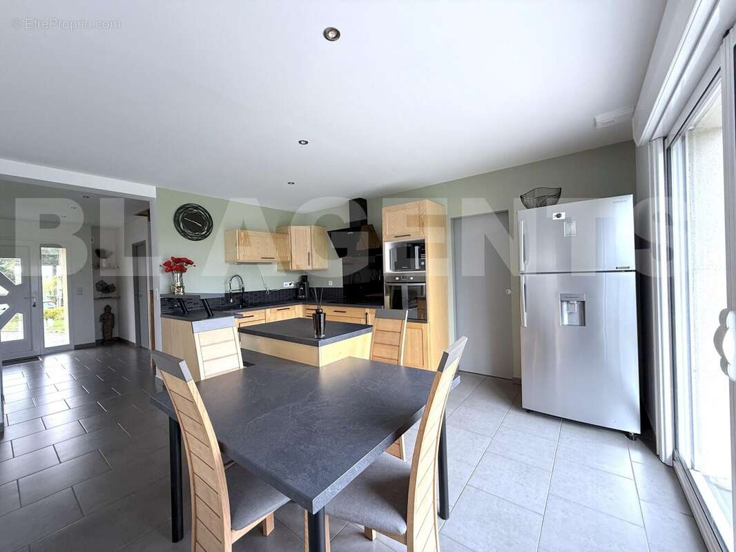 CUISINE ET ENTREE - Maison à DIEVAL