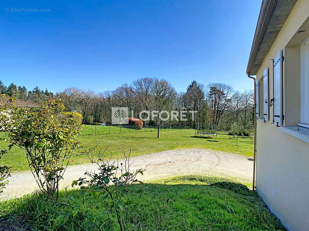 Maison à SAINT-PRIEST-TAURION