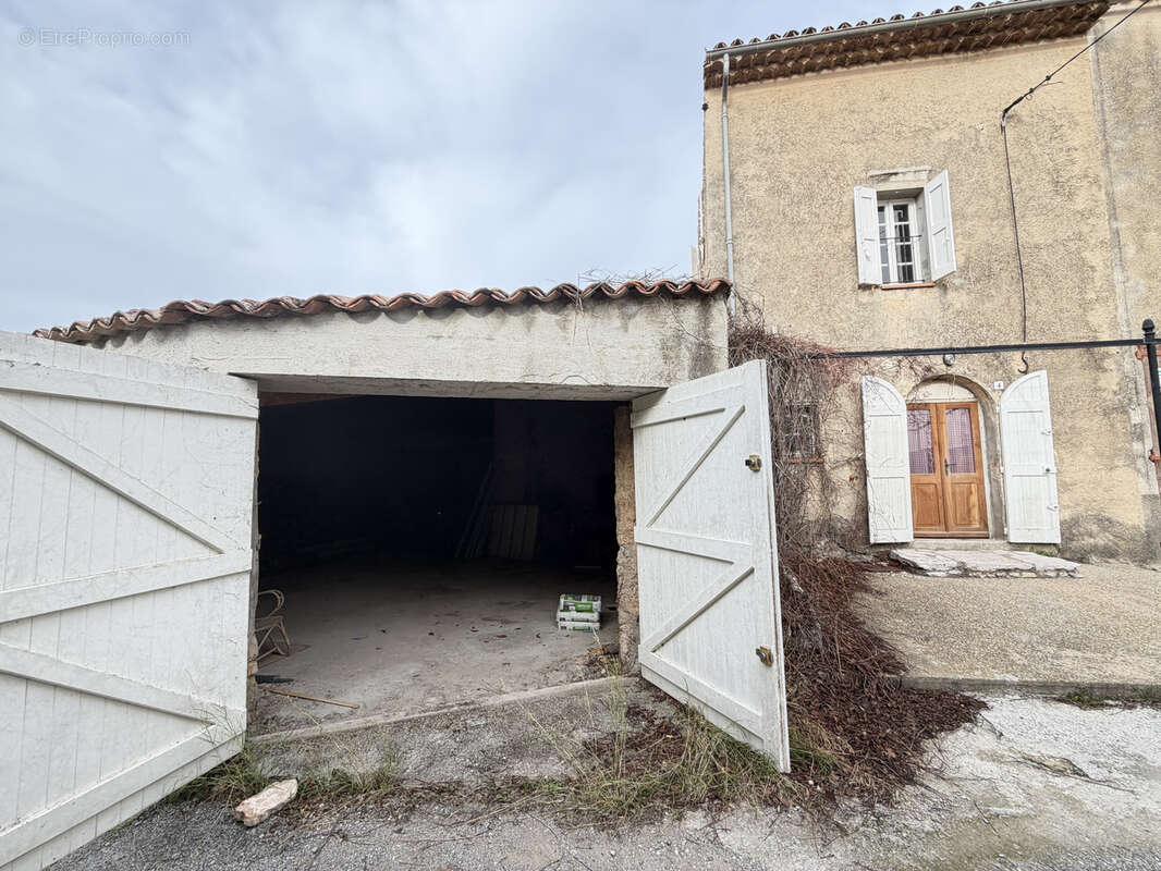Maison à REGUSSE