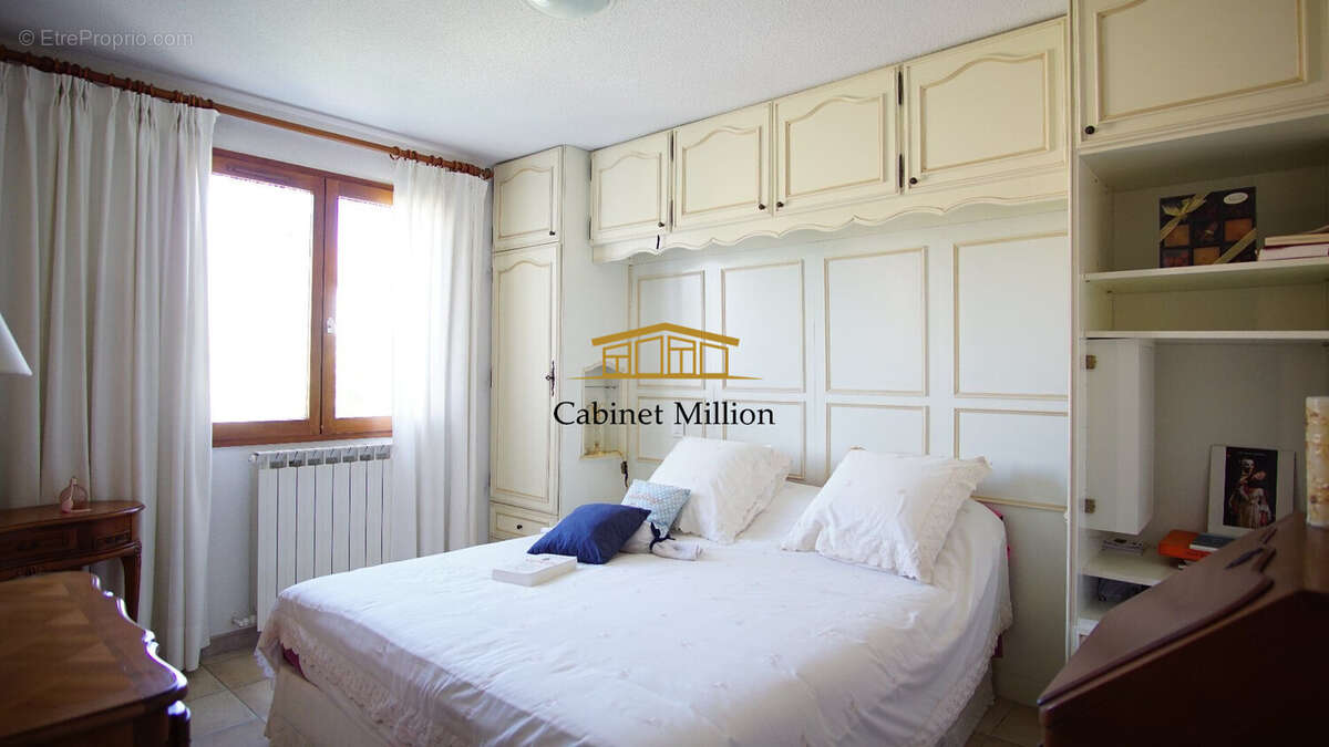 Maison à VIC-LA-GARDIOLE