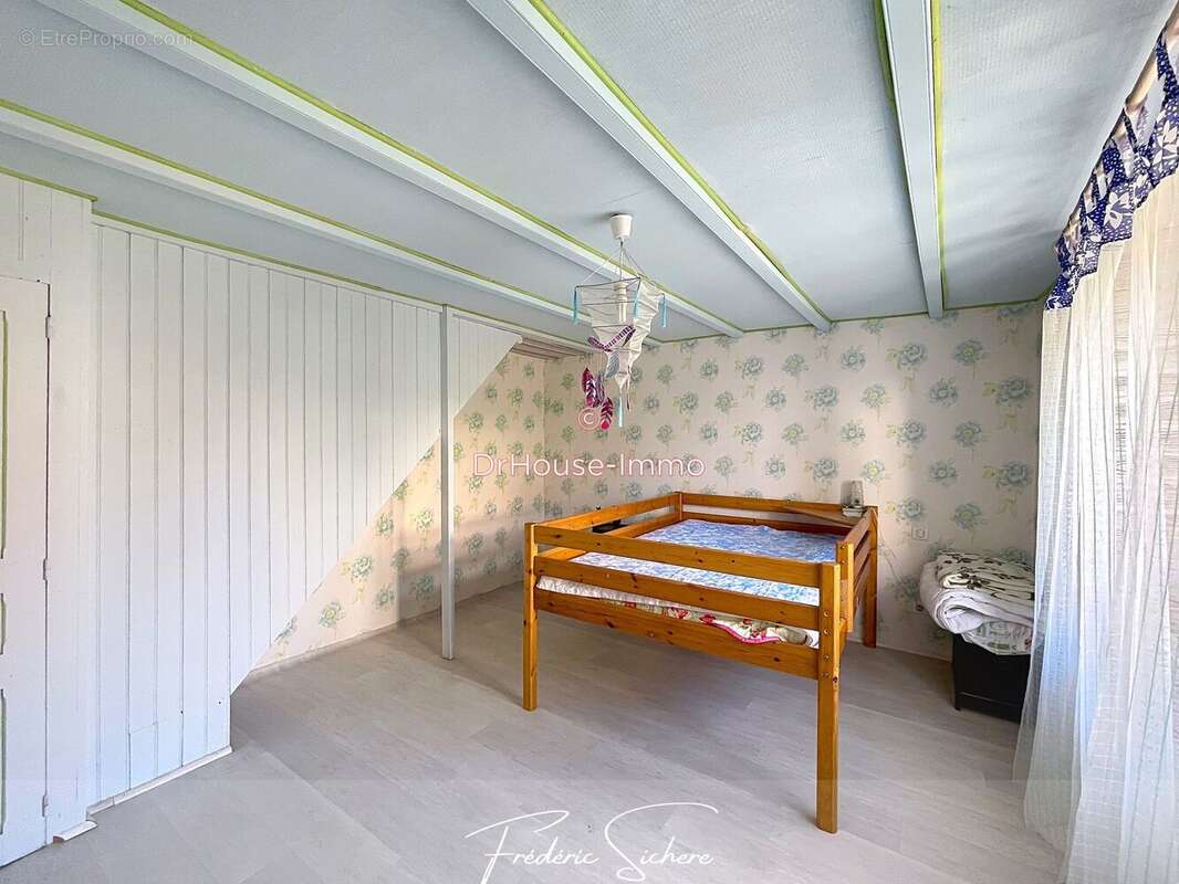 Maison à LA CHAPELLE-THIREUIL