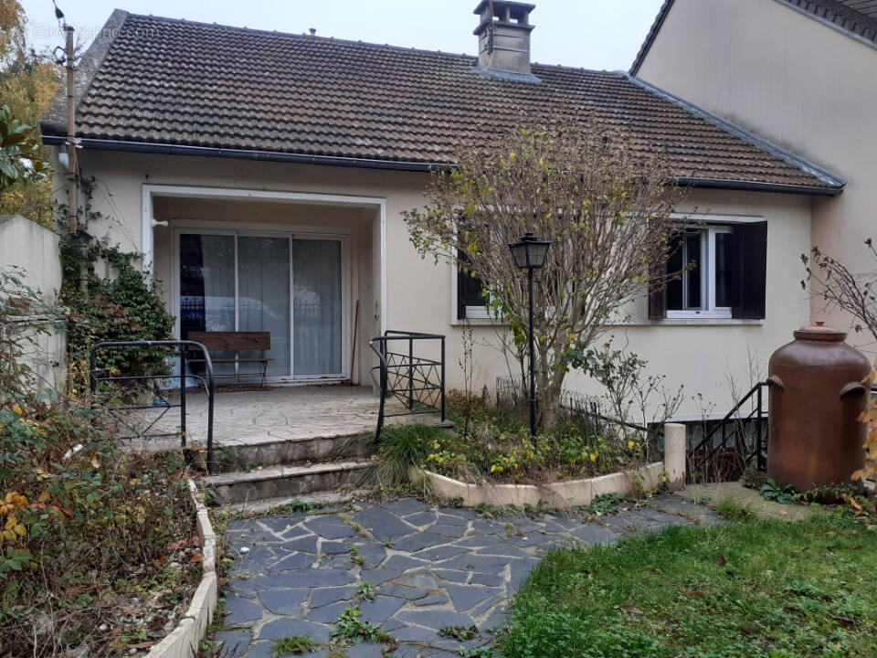 Maison à VILLENEUVE-LE-ROI