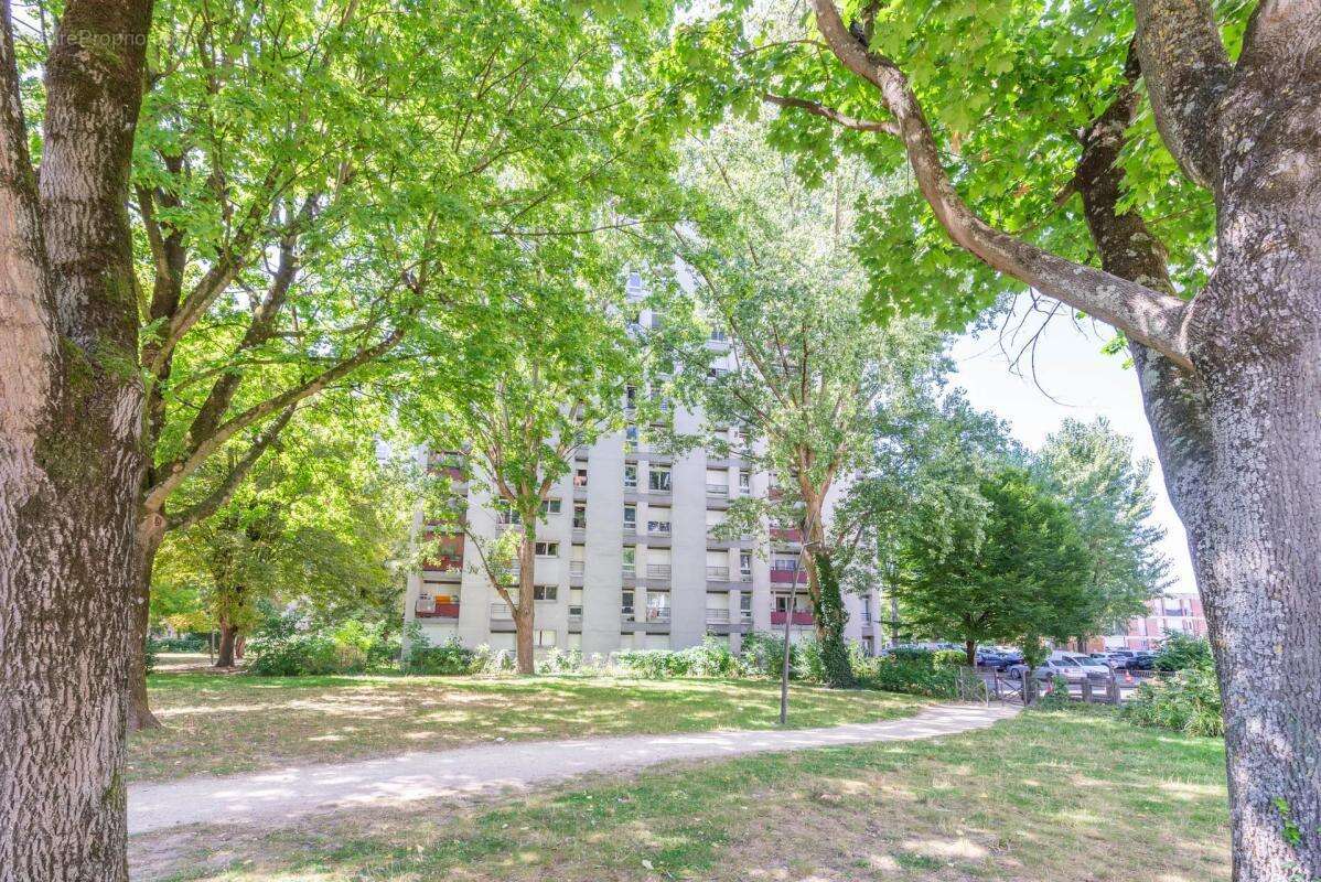 Appartement à AULNAY-SOUS-BOIS