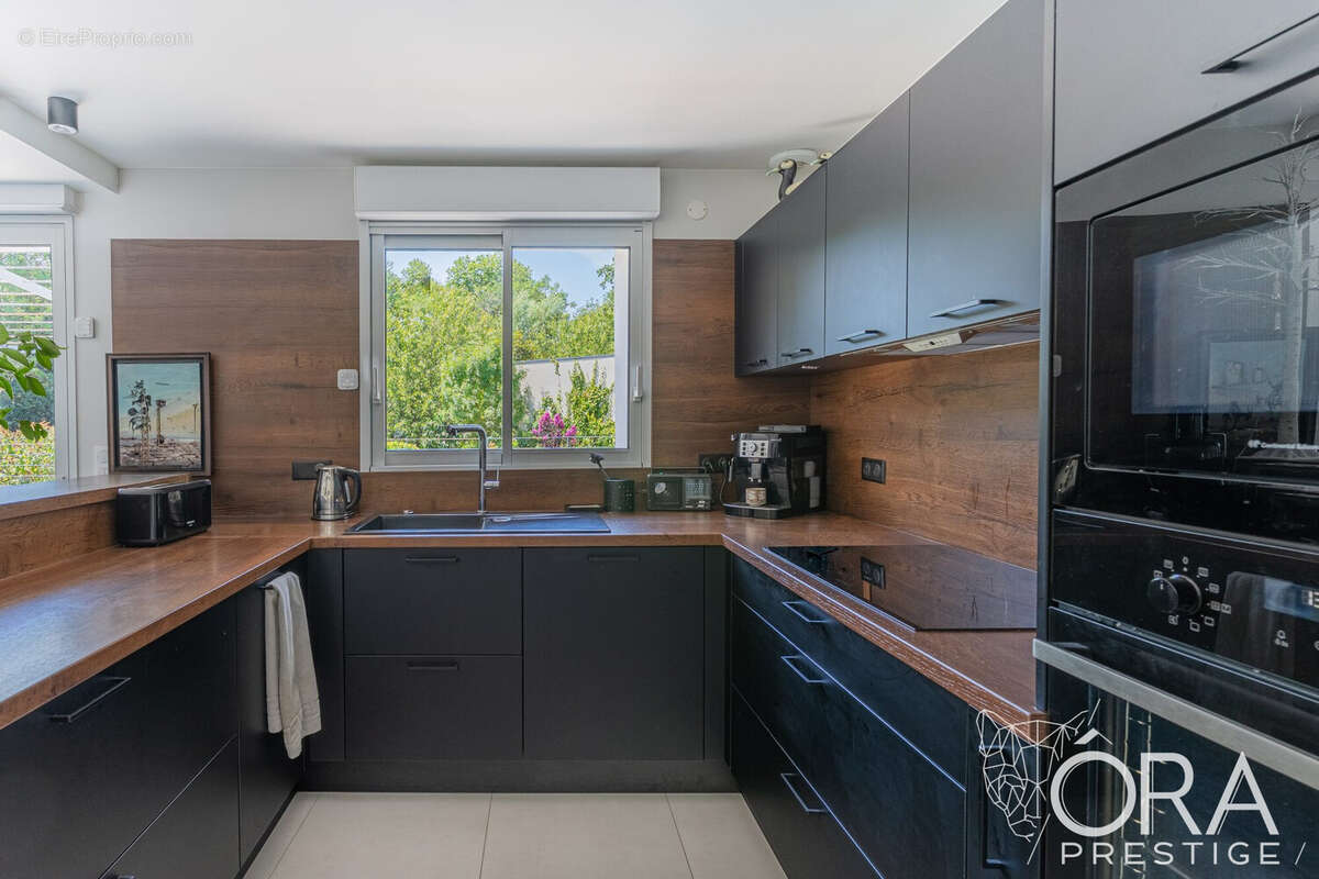 Maison 164 m² à La Rochelle  - photo 4