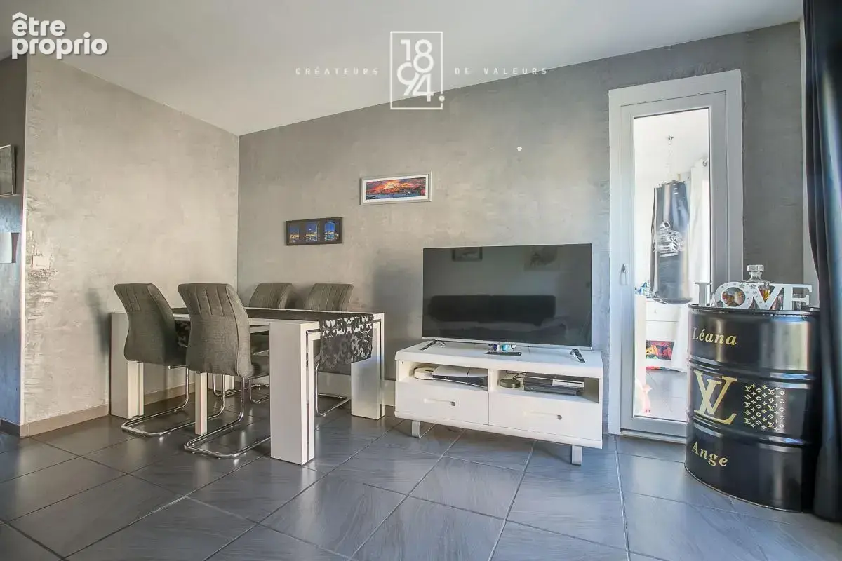 Traversant de type 4 en etage avec parking ,balcon et cave - photo 17