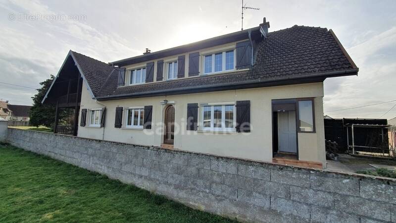 Maison à SAINT-SAUVEUR