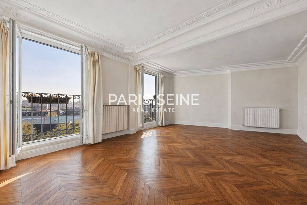 Appartement à PARIS-7E