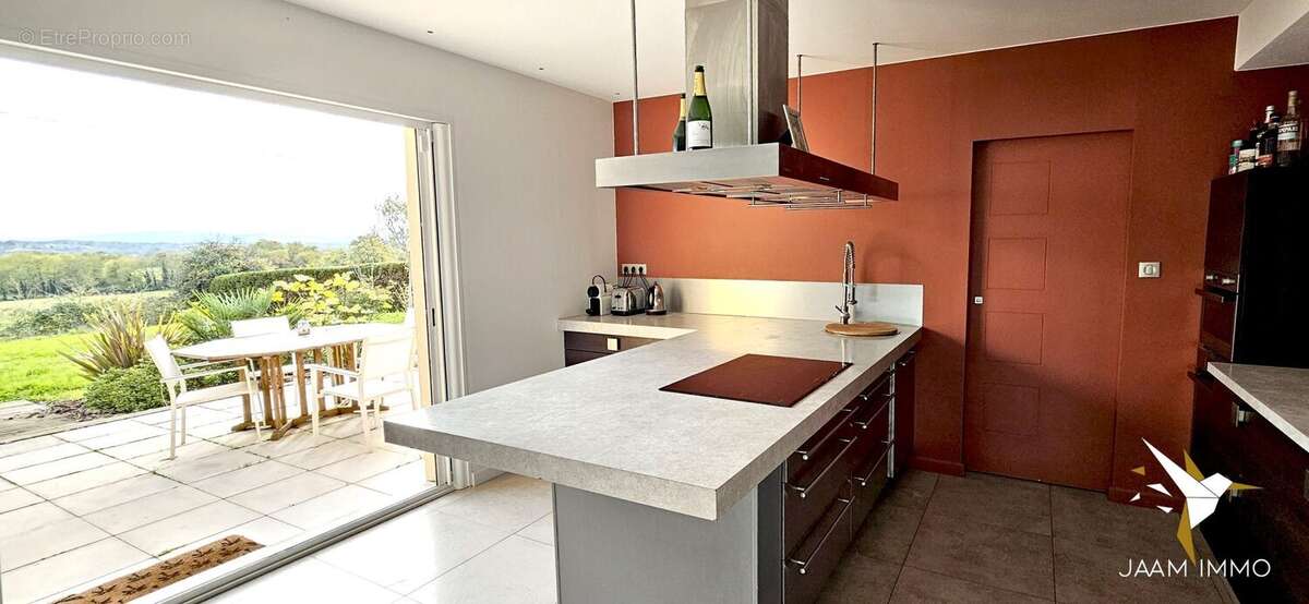 Maison à CORCELLES-EN-BEAUJOLAIS