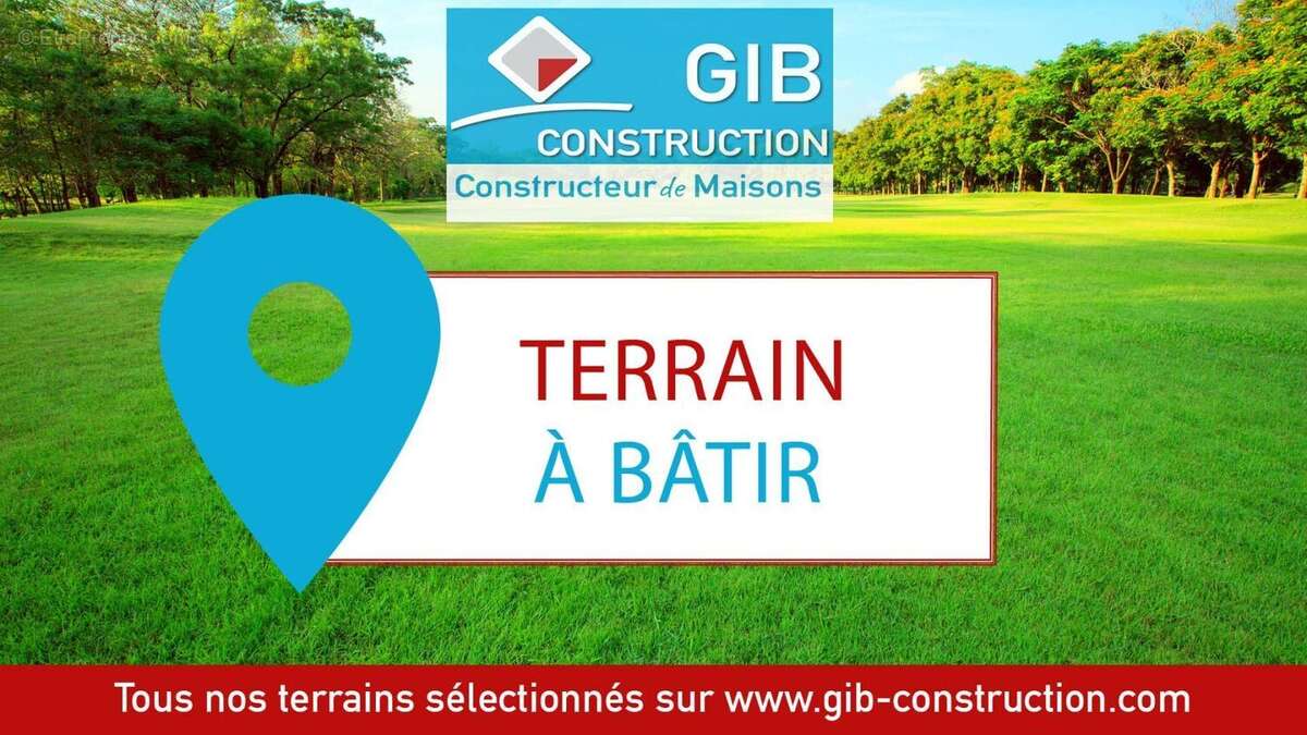 Terrain à SAINT-VIVIEN