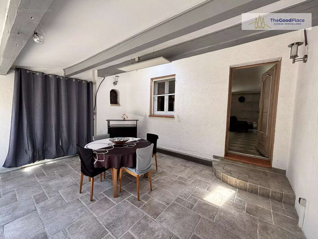 Maison à SAINT-MAXIMIN-LA-SAINTE-BAUME