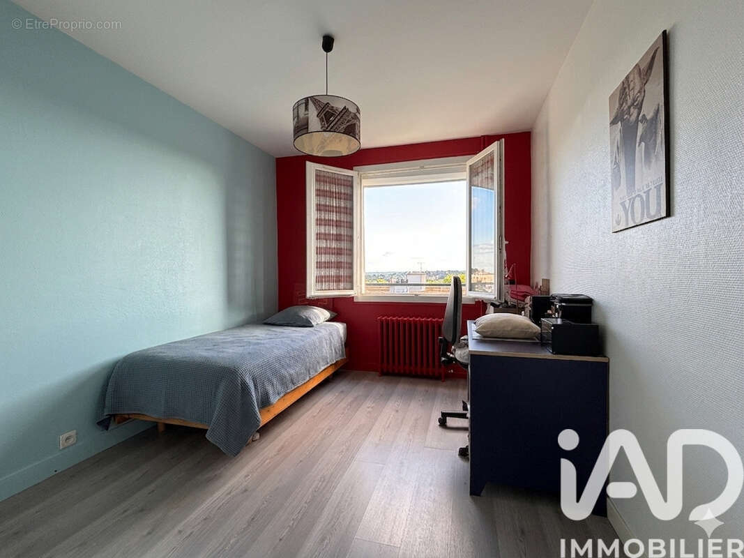 Photo 6