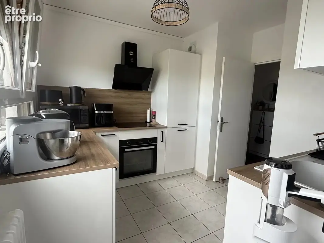 Appartement T3 avec balcon - parking et cave - SENS - photo 5