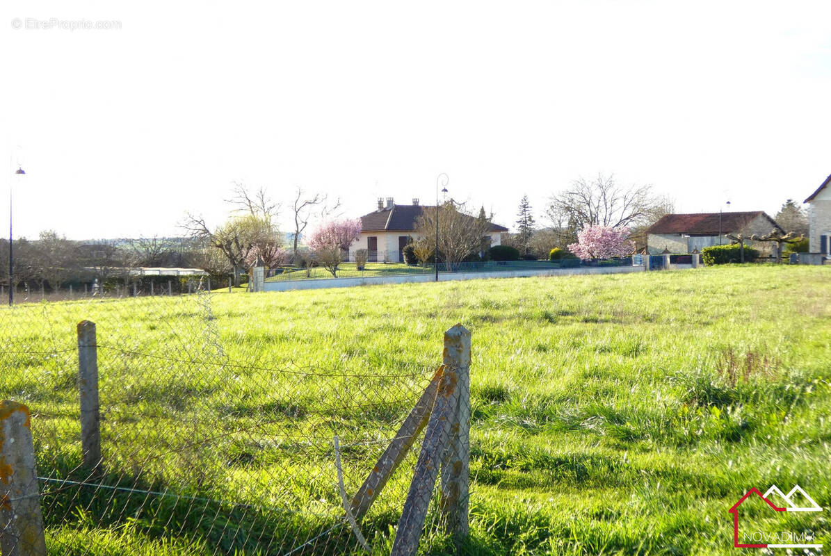 Terrain à SAINT-ANTOINE-CUMOND