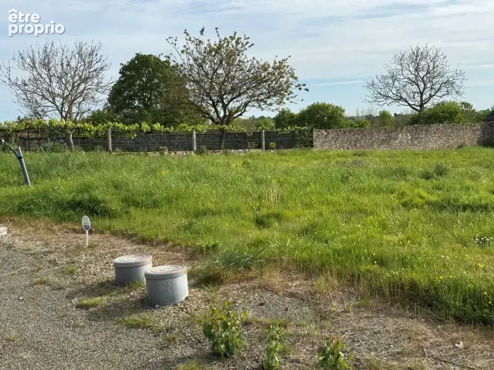 Terrain à SAINT-SULPICE
