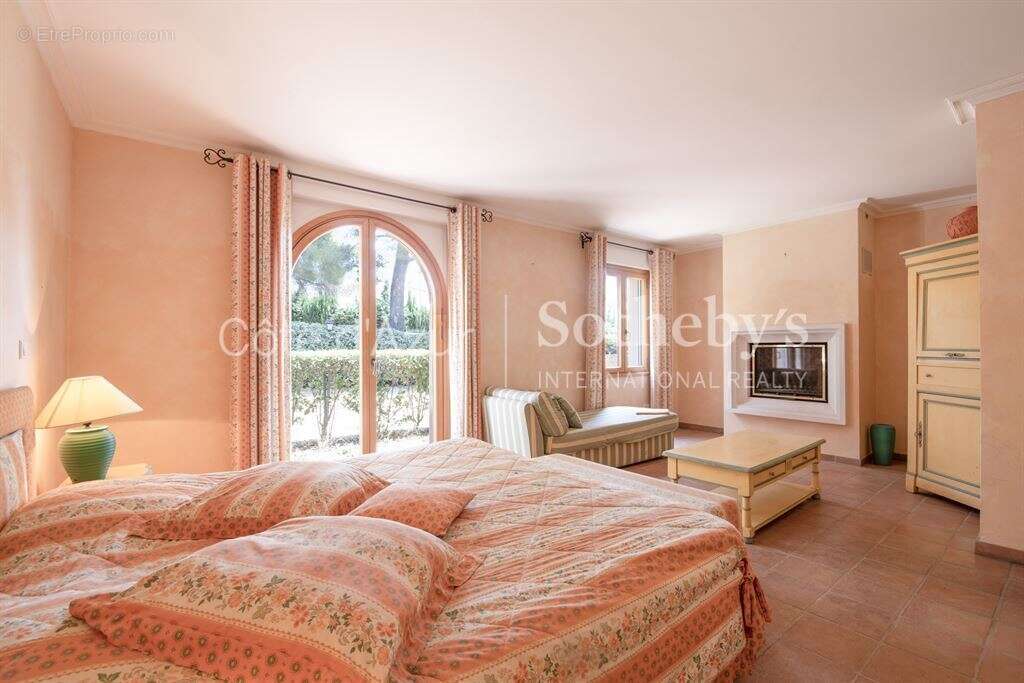 Maison à LES ISSAMBRES