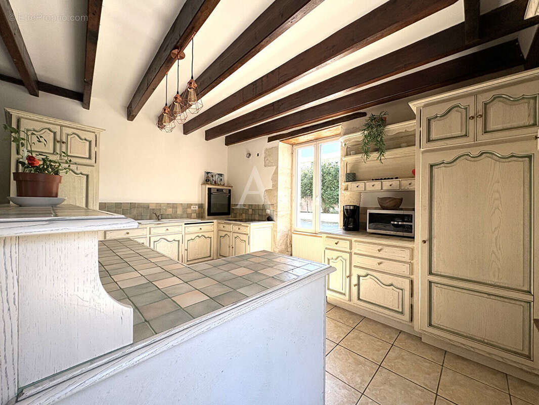Maison 12 pièces - 5 chambres - LES VELLUIRE SUR VENDEE - photo 4