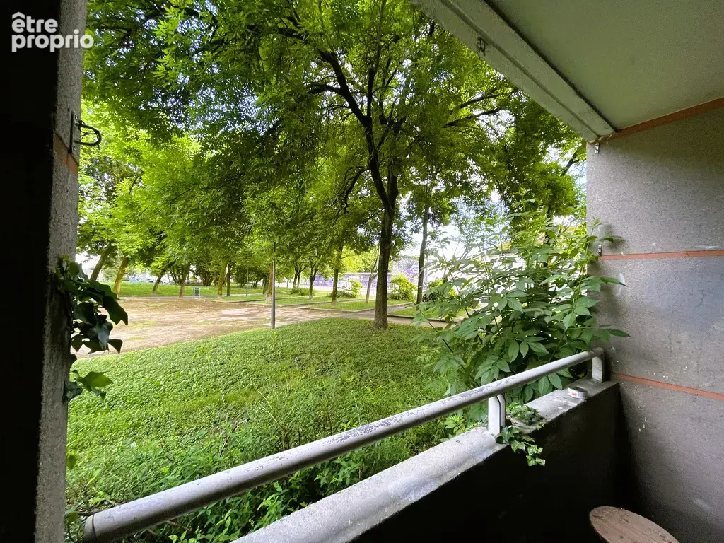 Appartement à SAINT-MARTIN-D'HERES