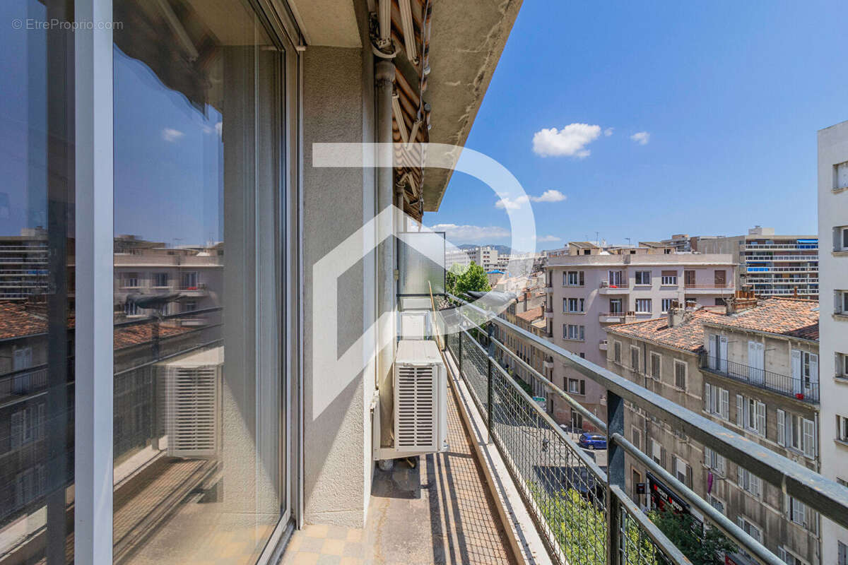 Appartement à MARSEILLE-6E