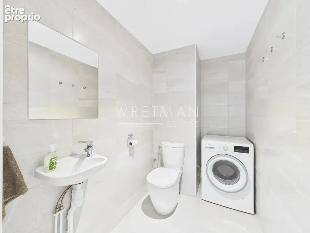 Appartement moderne avec deux balcons et place de parking en garage – Nice Le Port - photo 9