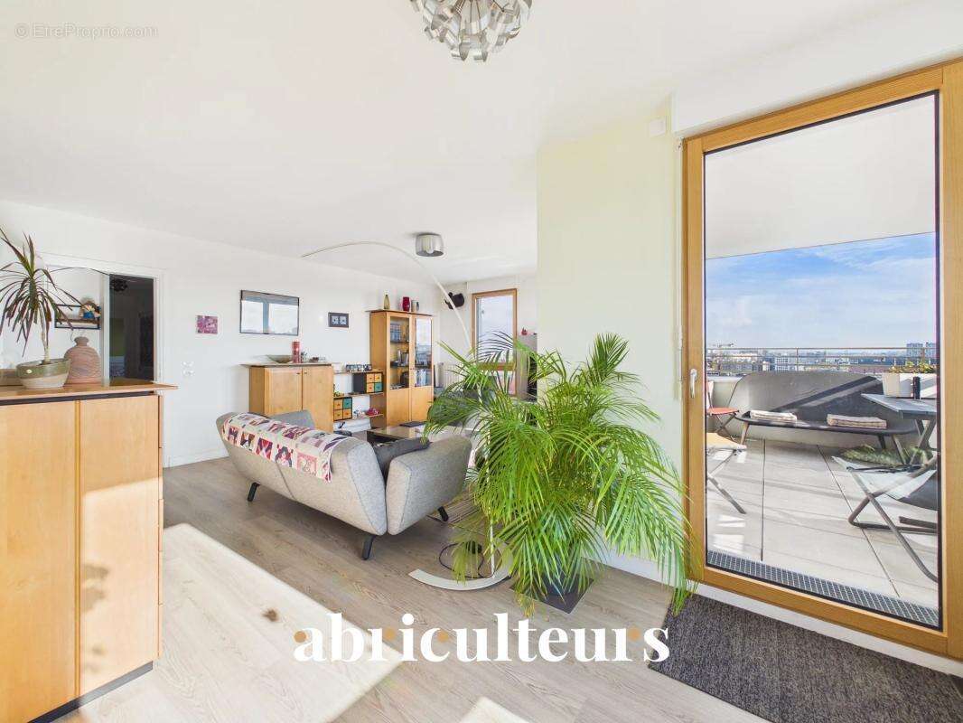 Appartement à AUBERVILLIERS