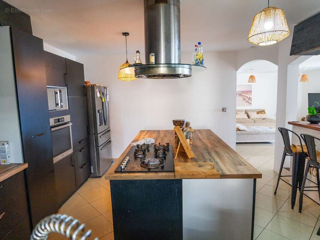 Maison 146 m² à Saint-Denis  - photo 7