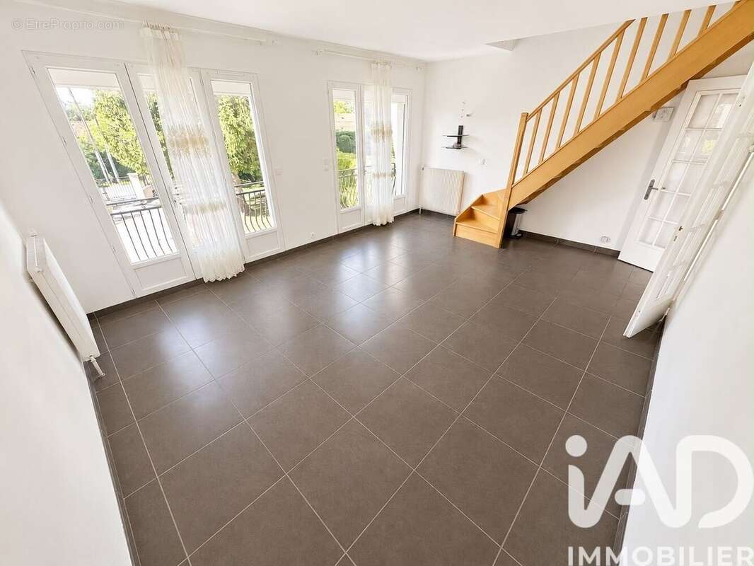 Maison 115 m² à Saint-Arnoult-En-Yvelines  - photo 4