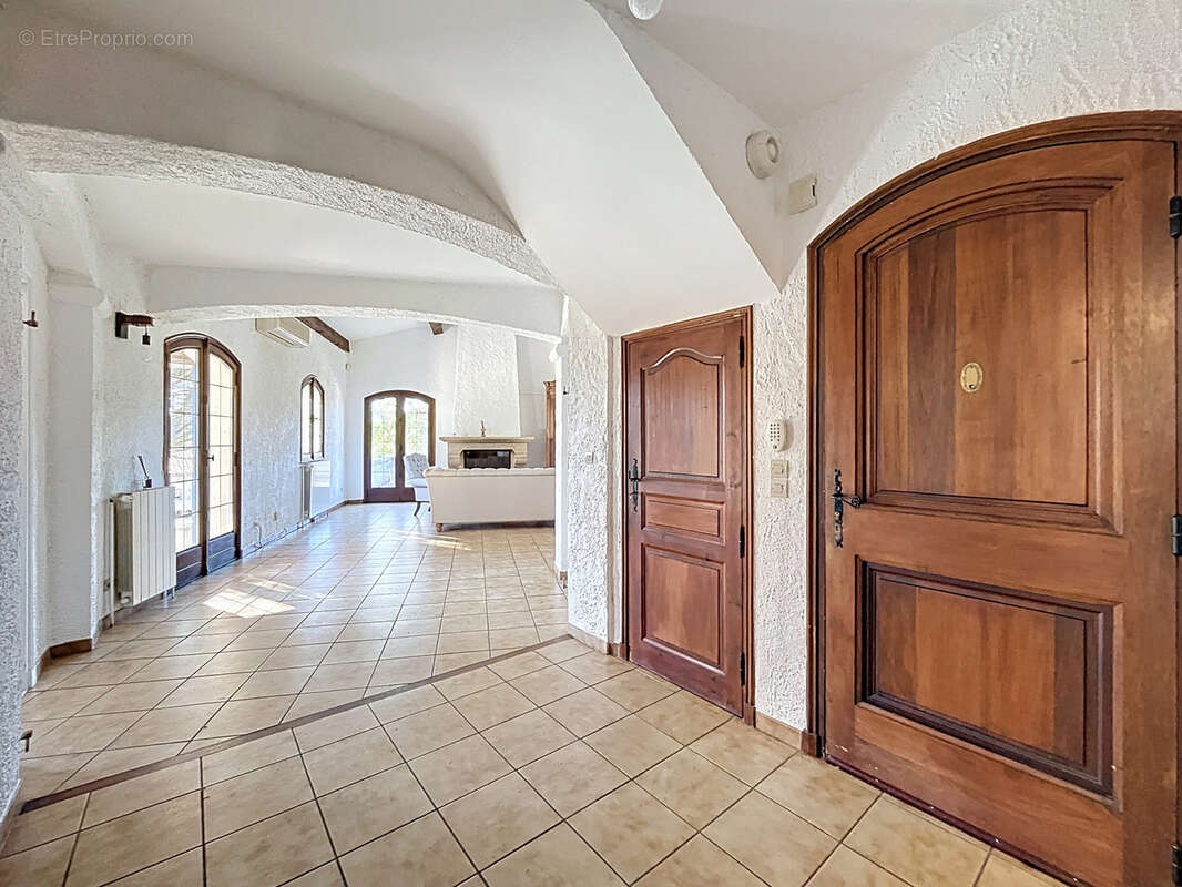 Maison à PUGET-SUR-ARGENS