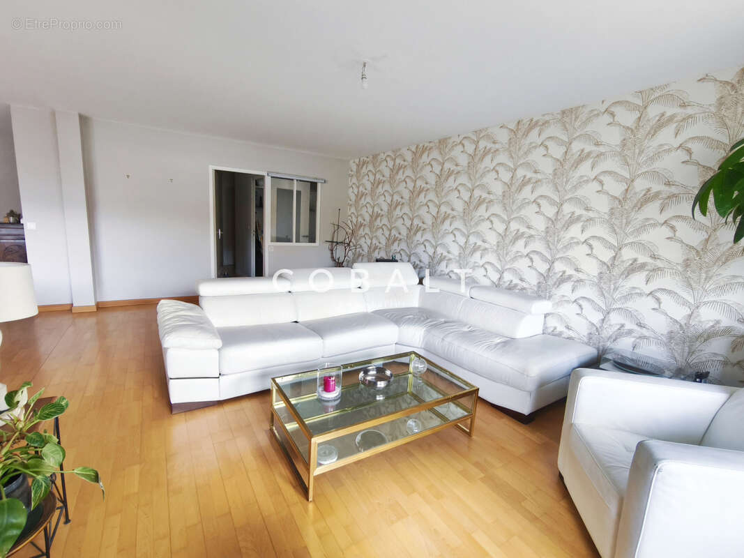 Appartement T4 avec terrasse - photo 4