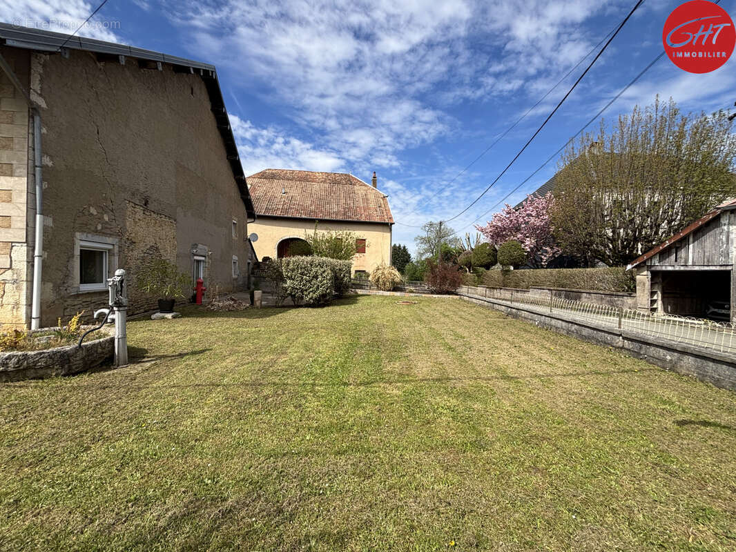 Maison à VELLEVANS