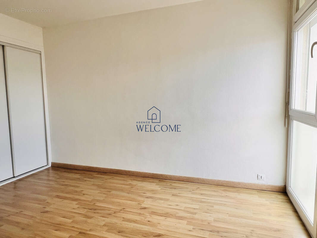Appartement 64 m² à Bagnols-Sur-Ceze  - photo 7