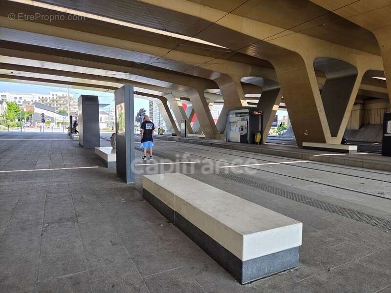 Cabinet / bureau - Thiais, à 1 min à pied du tram, place de stationnement - Idéal profession libérale - photo 9
