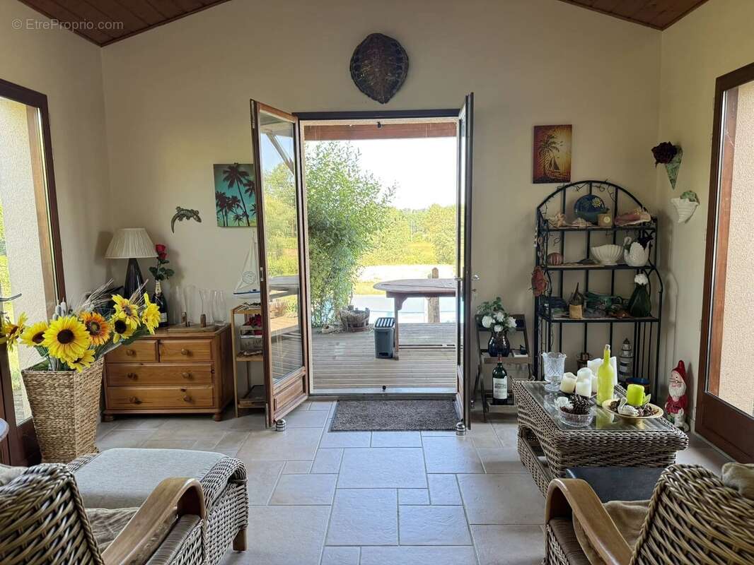 Maison Contemporaine avec Piscine et Près d’un Hectare de Terrain - photo 13
