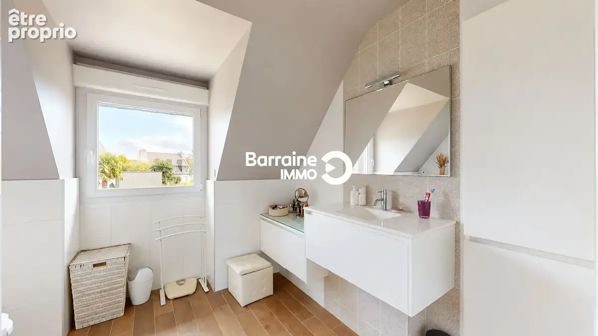 A VENDRE - GOUESNOU -  Maison familiale - 4 chambres au fond d'une impasse - Gouesnou - Réf : PZ00--FL - photo 8