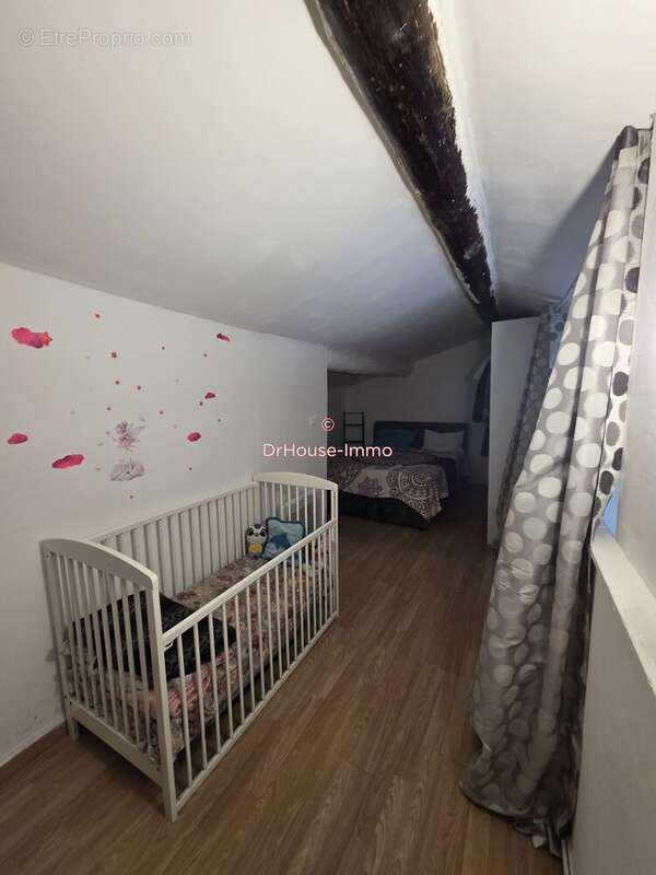 Appartement à MARSEILLE-3E