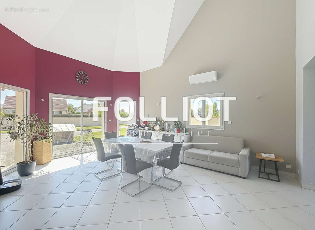 Maison à FRESNEY-LE-VIEUX