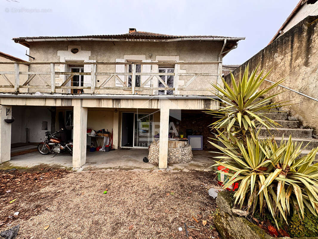 Maison à MENSIGNAC