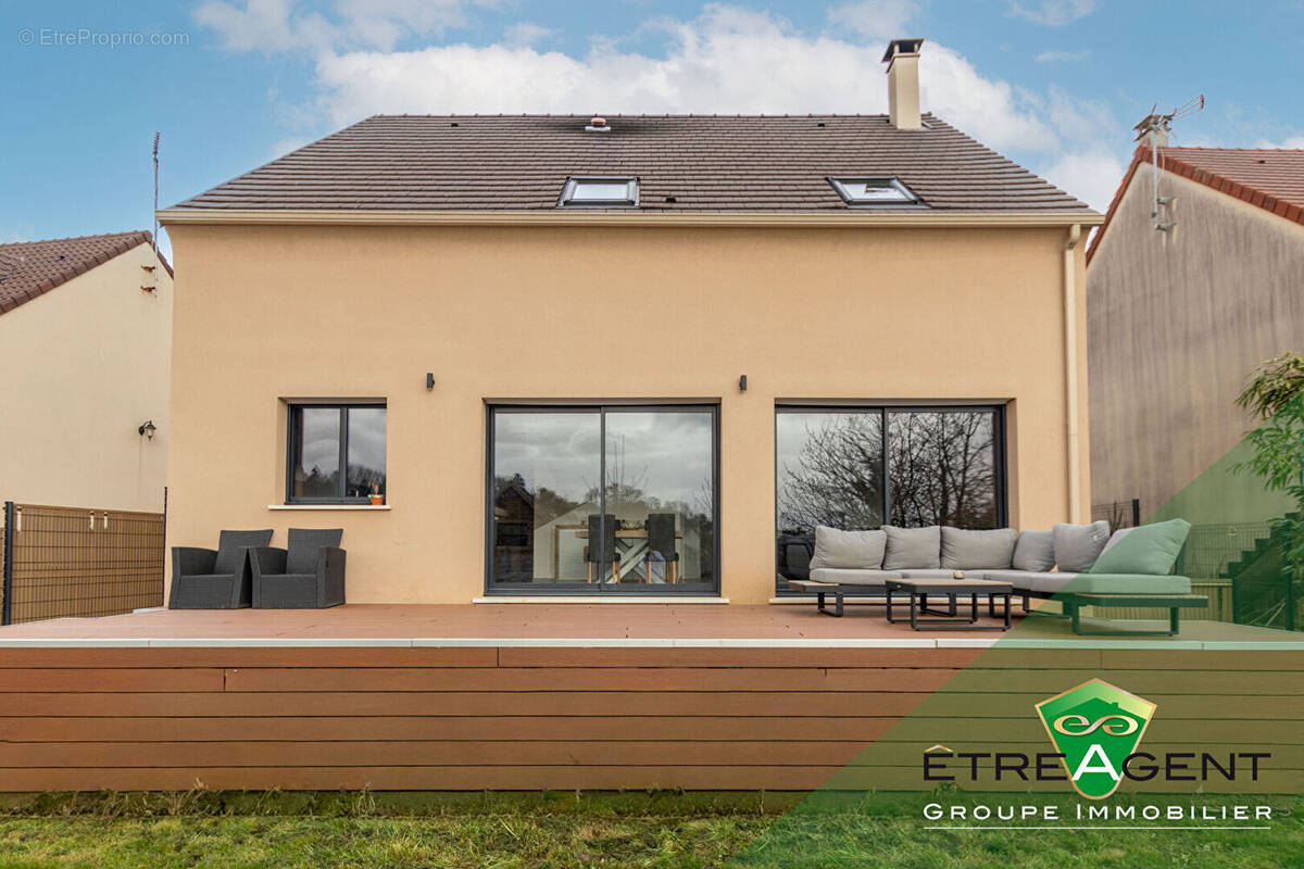 Maison à OINVILLE-SUR-MONTCIENT