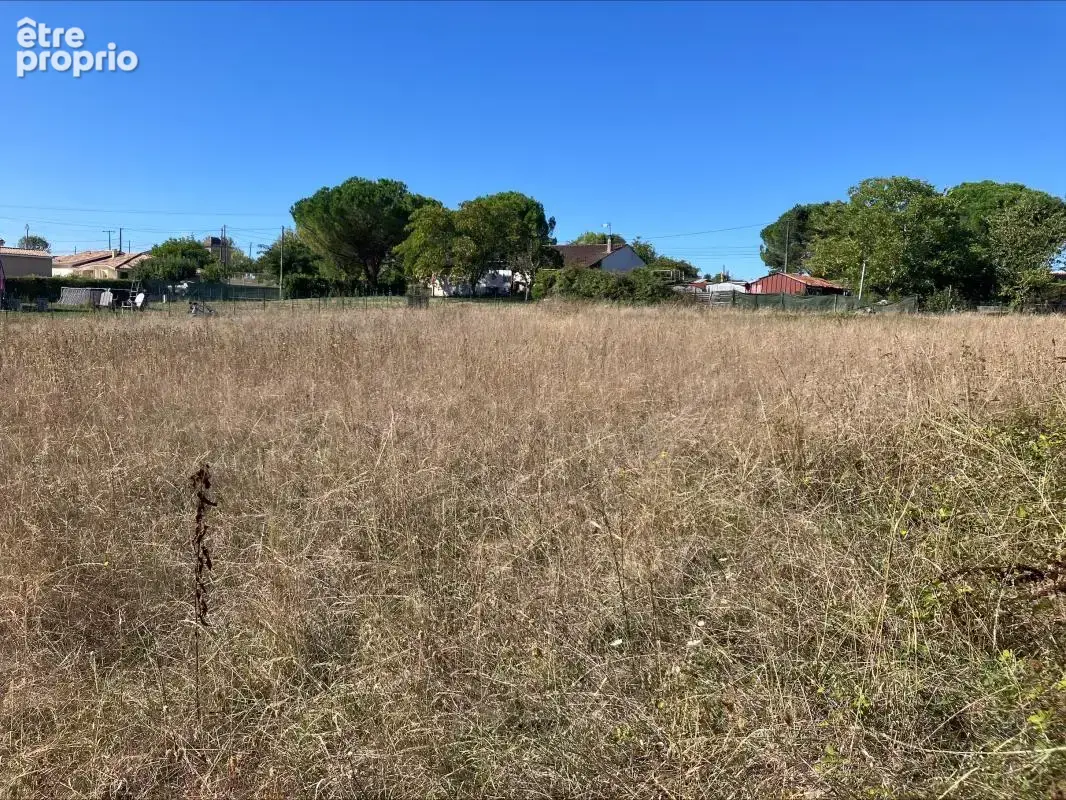 Terrain constructible de 2196m2 a ribagnac - photo 2