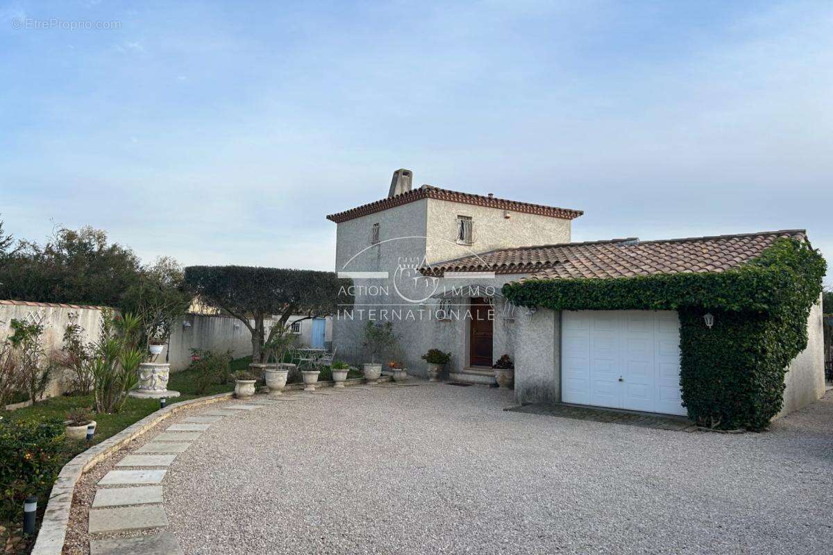 Maison à SAINT-MARTIN-DE-CRAU