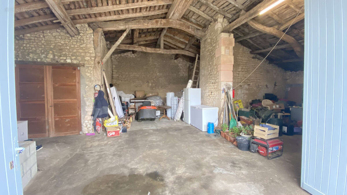 Maison à CHAMPAGNOLLES