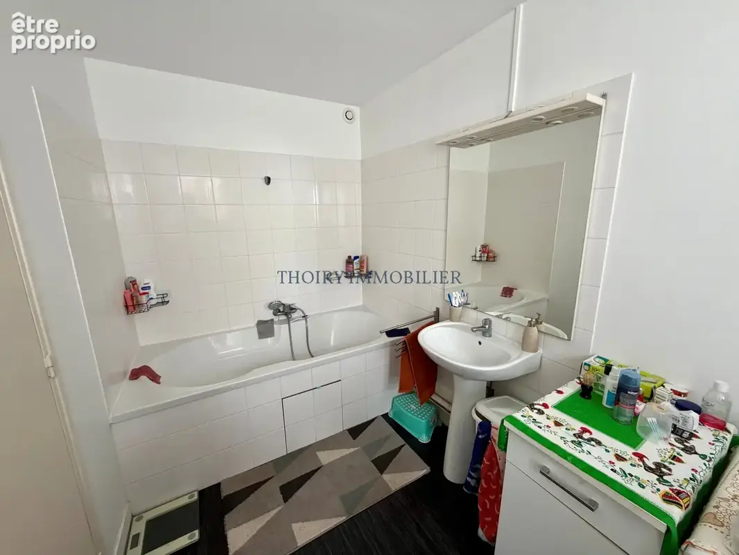 Centre village toutes commodités à pied.  2 pièces de 55 m2 habitables. - photo 8